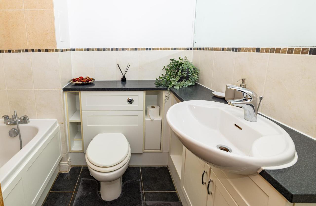 Two Bed Apartment Near Canary Wharf London Ngoại thất bức ảnh